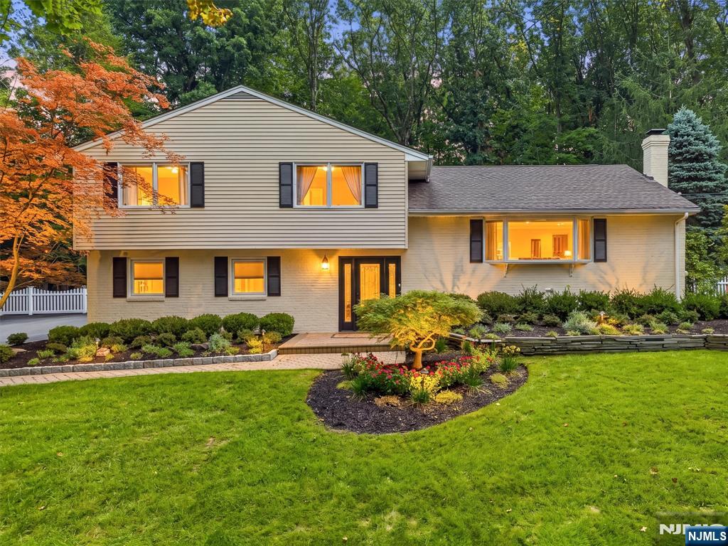 7 Ravine Drive