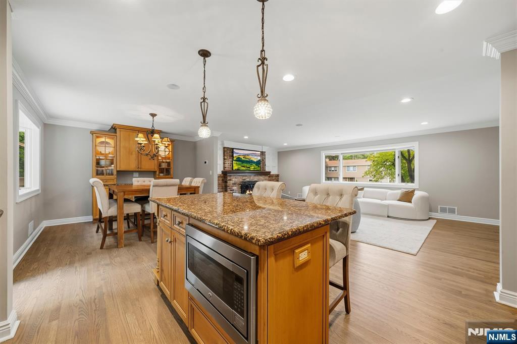 7 Ravine Drive