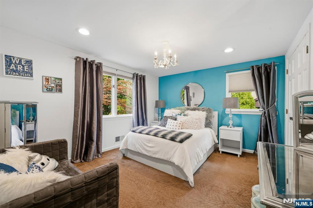 7 Ravine Drive