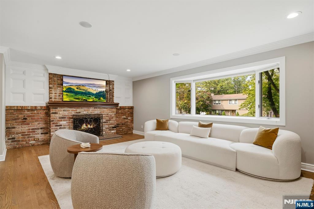 7 Ravine Drive
