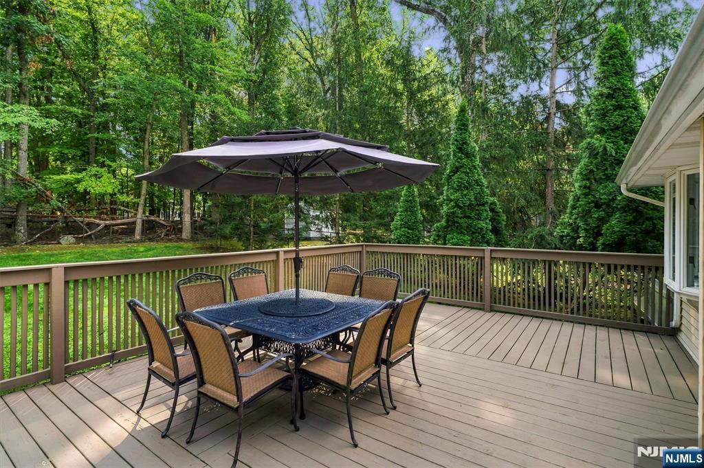 7 Ravine Drive