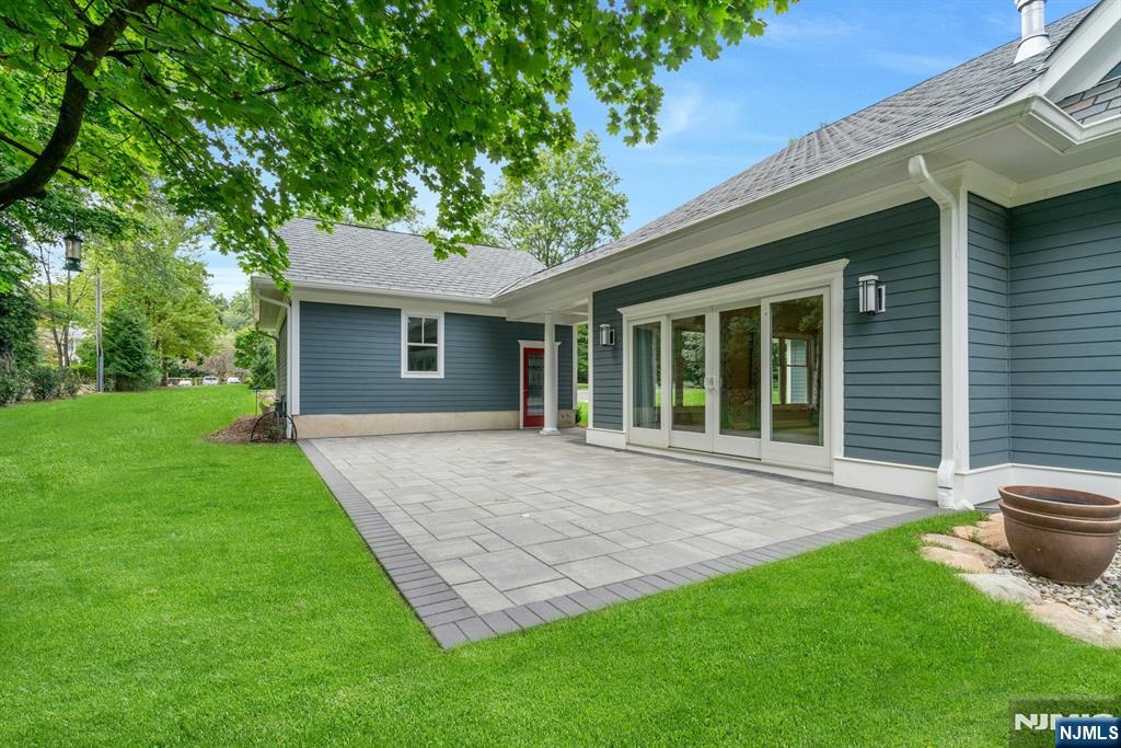 21 Crescent Avenue