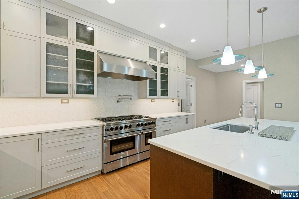 21 Crescent Avenue