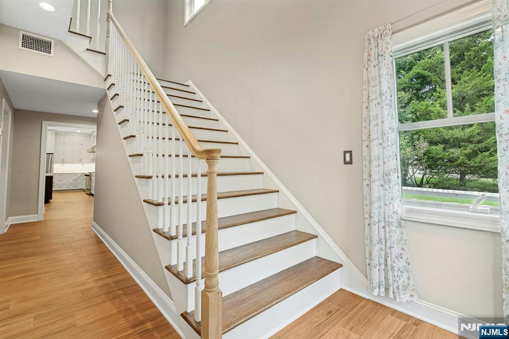 21 Crescent Avenue