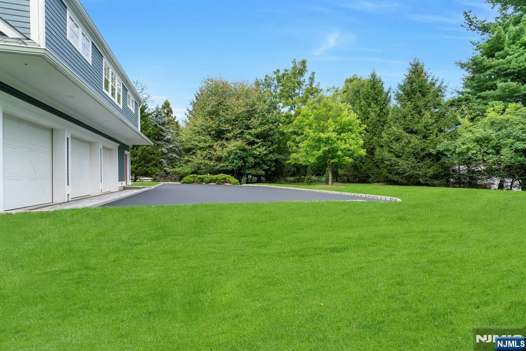 21 Crescent Avenue