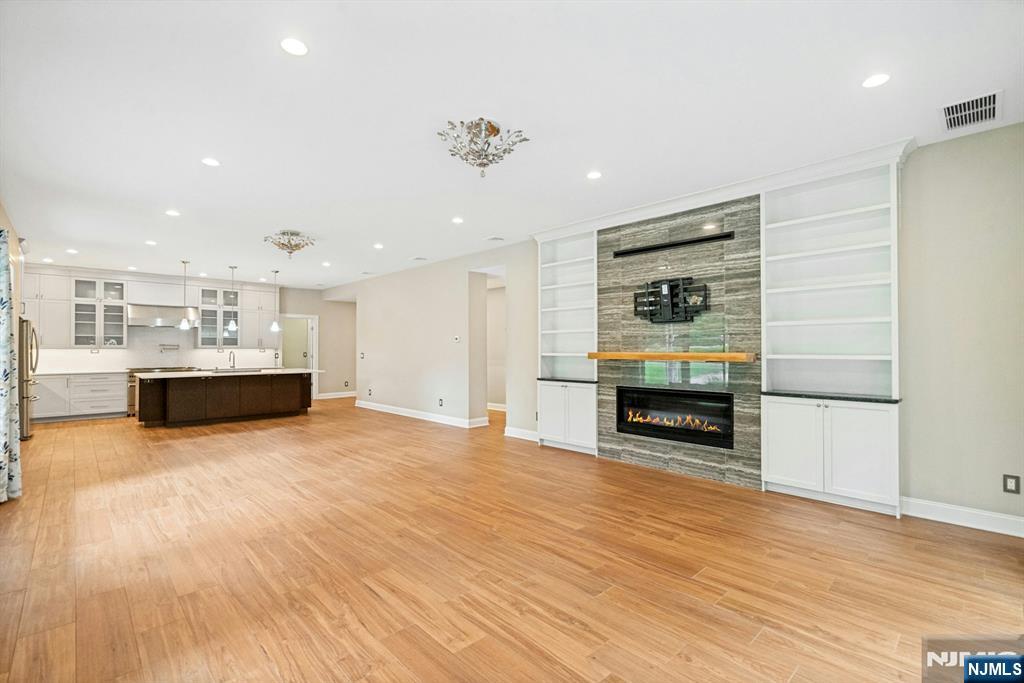 21 Crescent Avenue