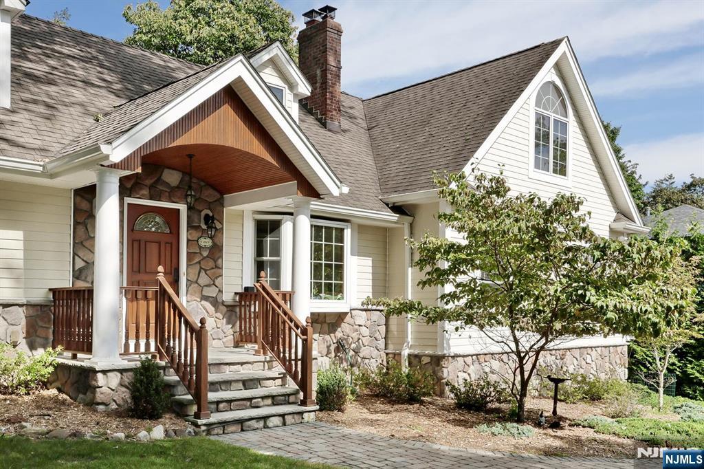 8 Le Roy Place