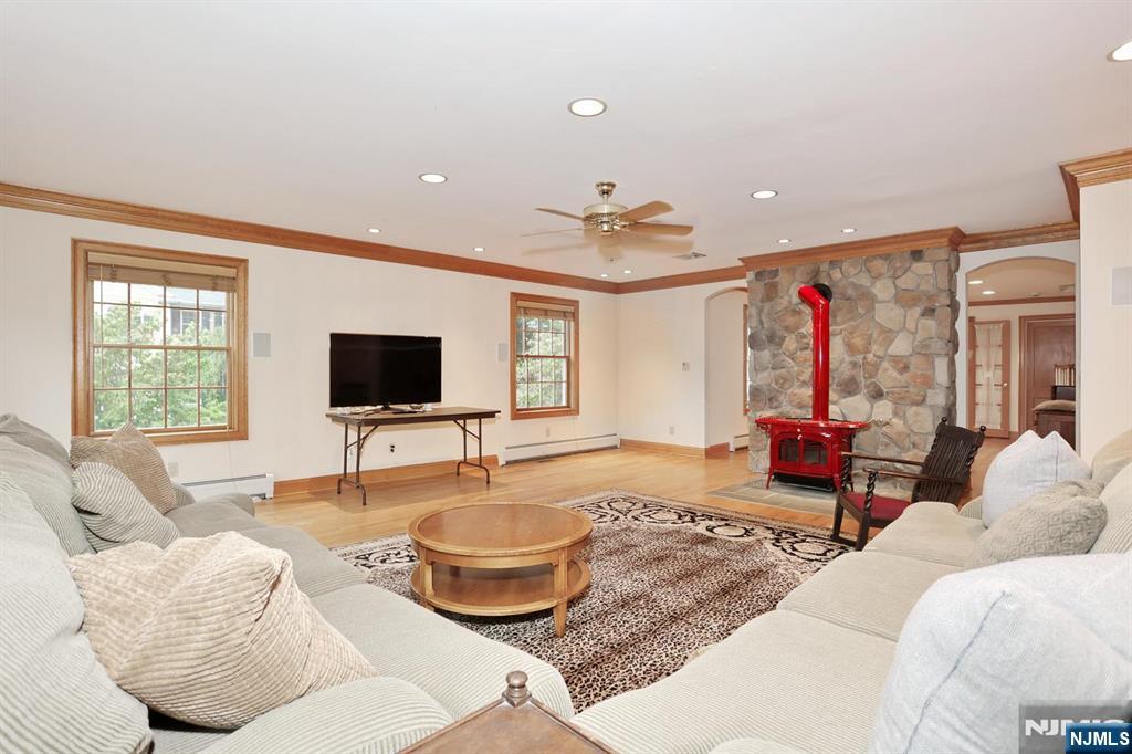 8 Le Roy Place