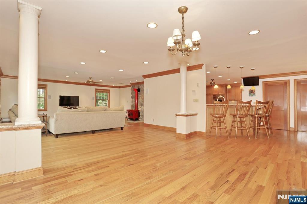 8 Le Roy Place