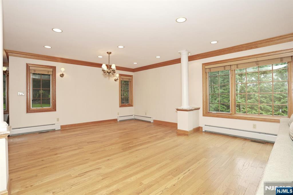8 Le Roy Place