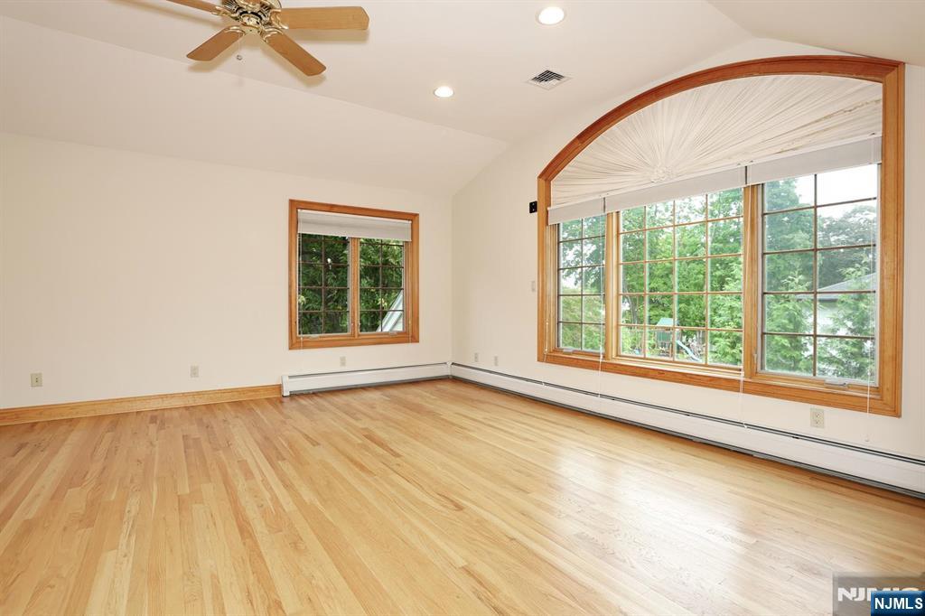 8 Le Roy Place