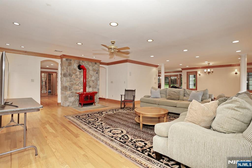 8 Le Roy Place