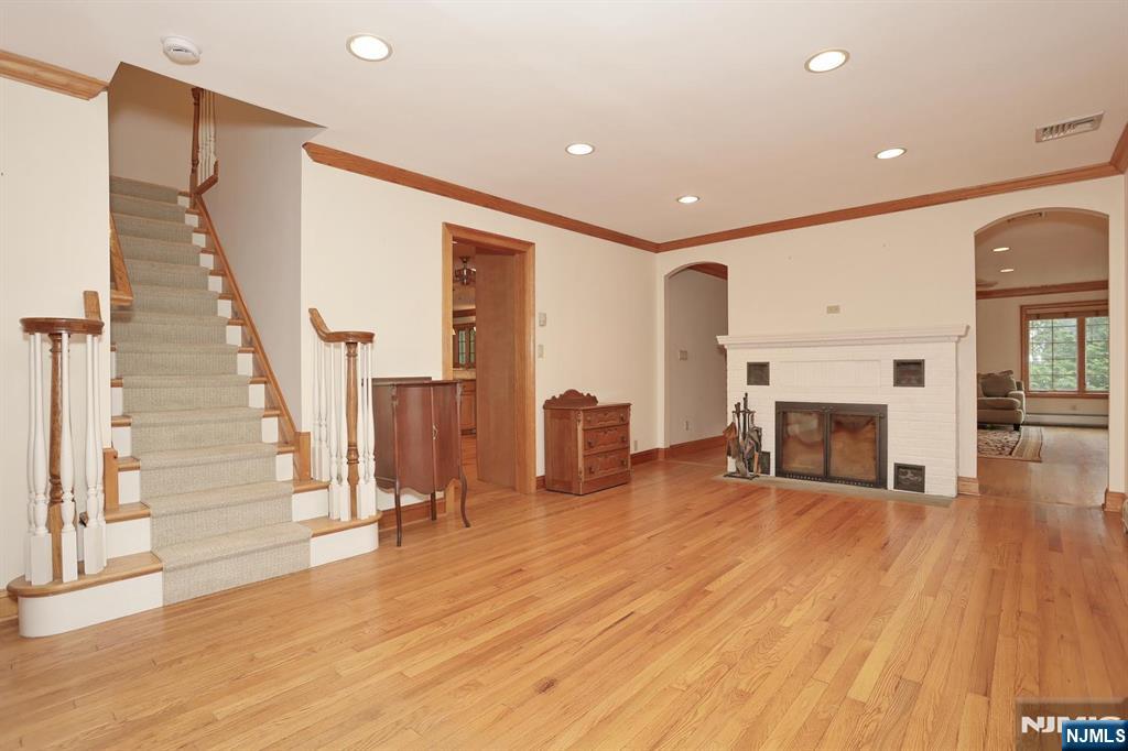 8 Le Roy Place