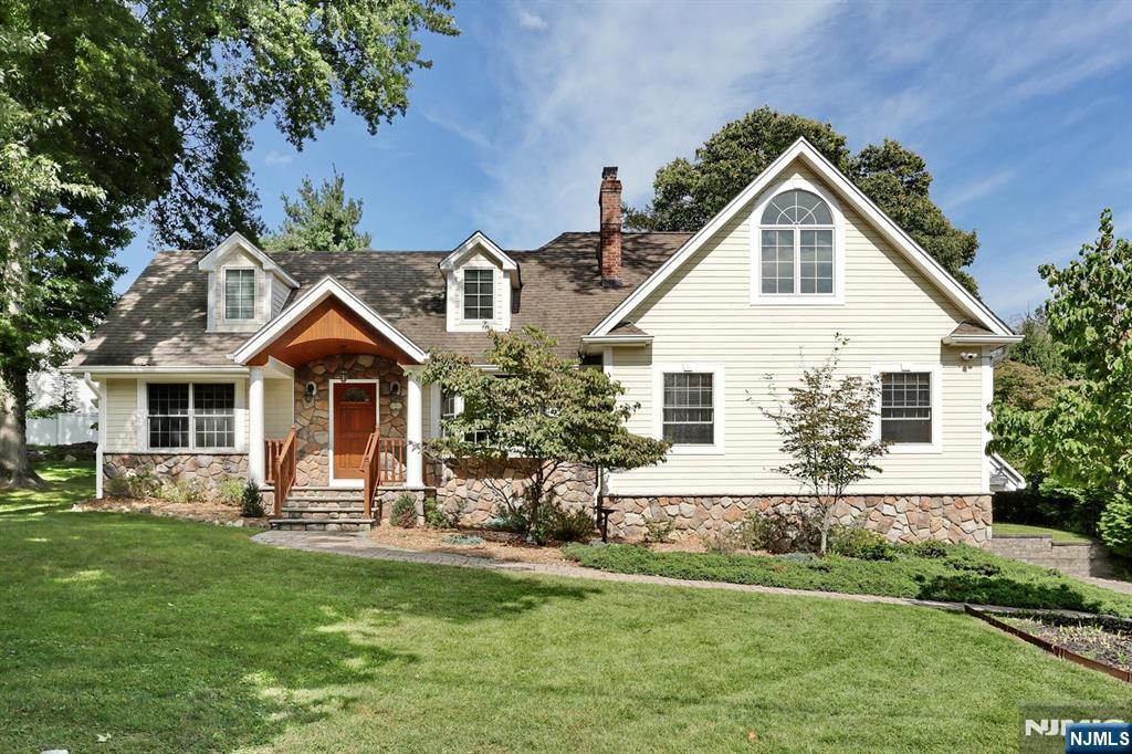 8 Le Roy Place
