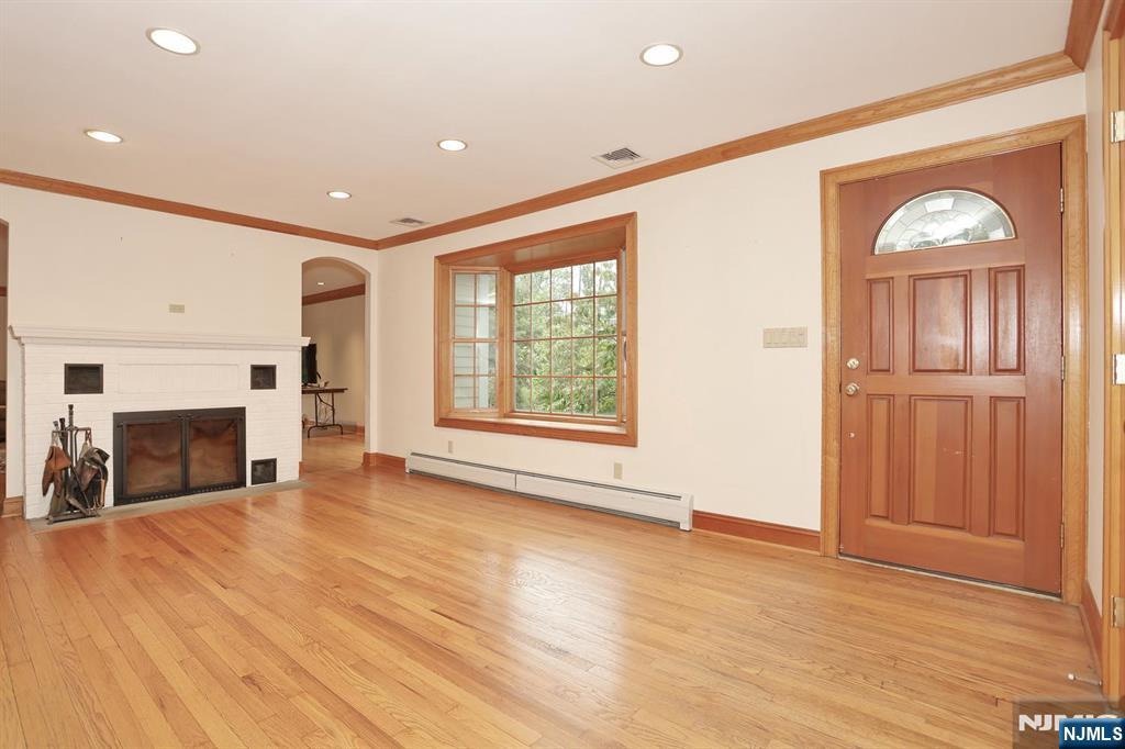 8 Le Roy Place