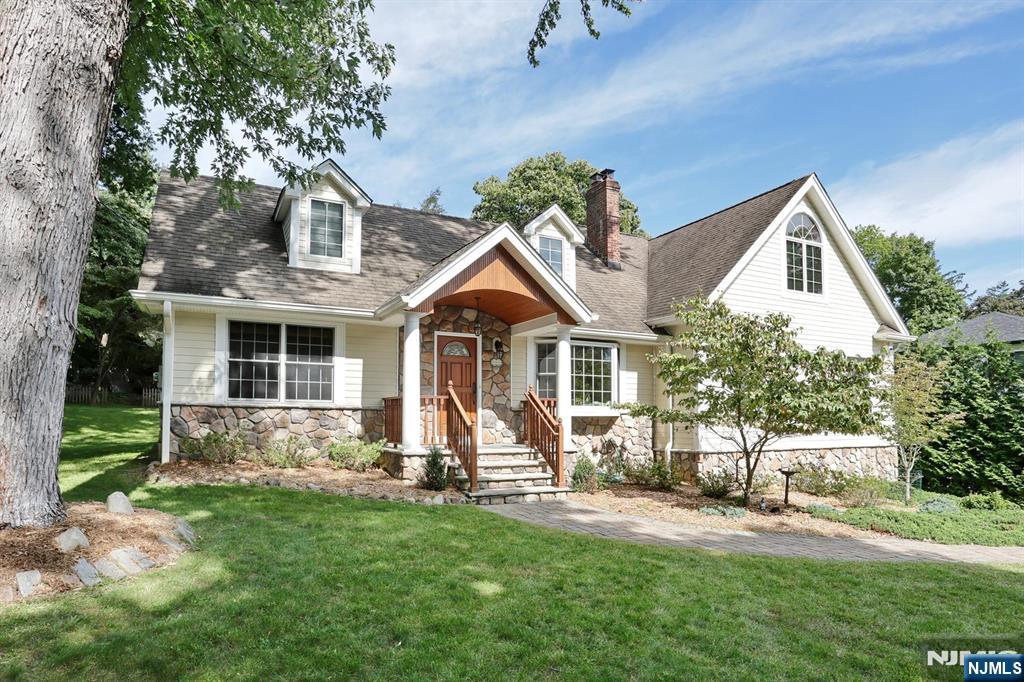 8 Le Roy Place