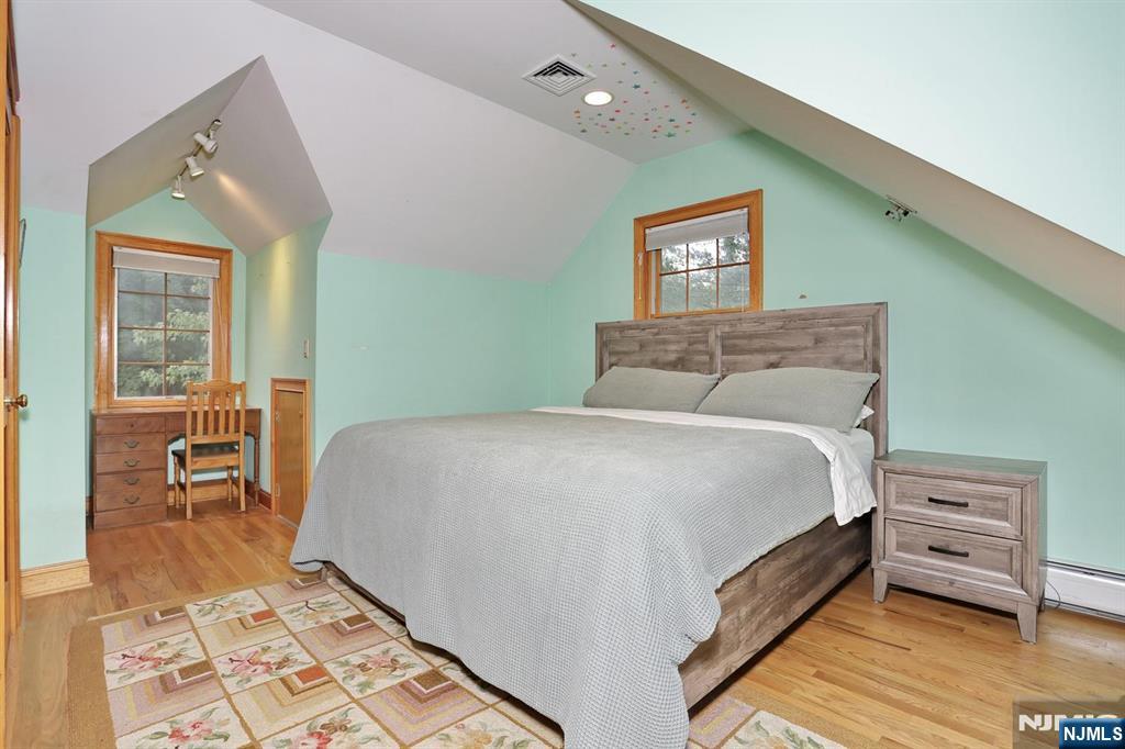 8 Le Roy Place