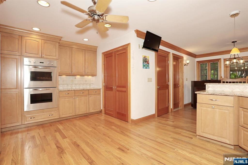 8 Le Roy Place