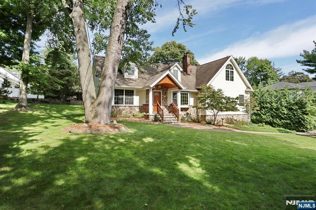 8 Le Roy Place