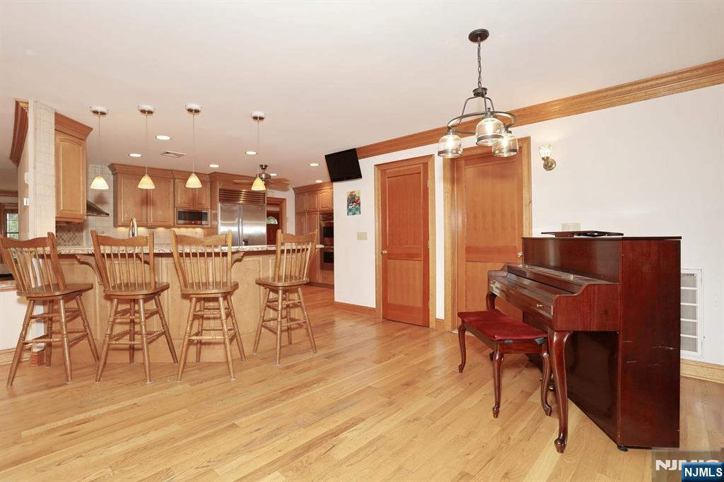 8 Le Roy Place