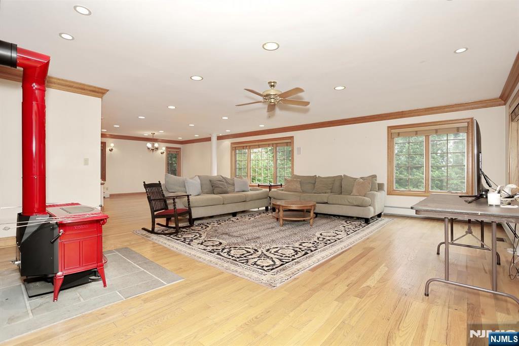 8 Le Roy Place