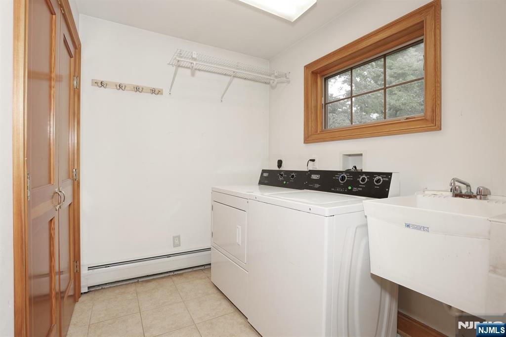 8 Le Roy Place