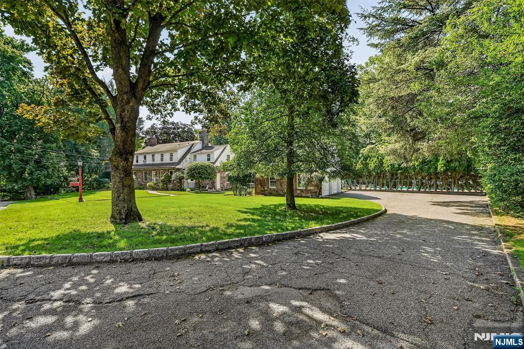 1 Carlyle Place