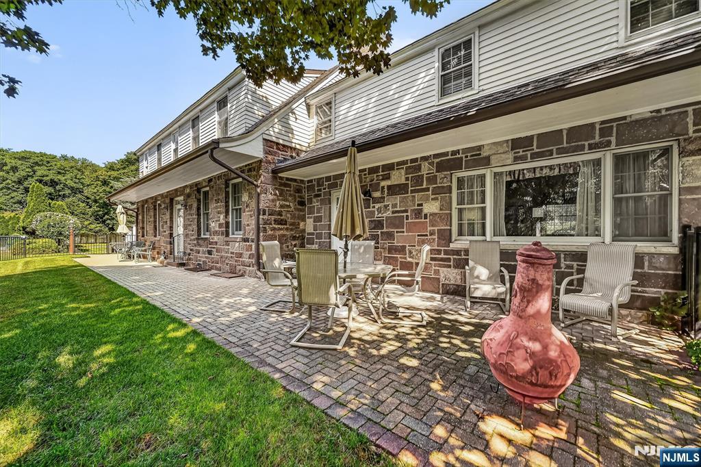 1 Carlyle Place