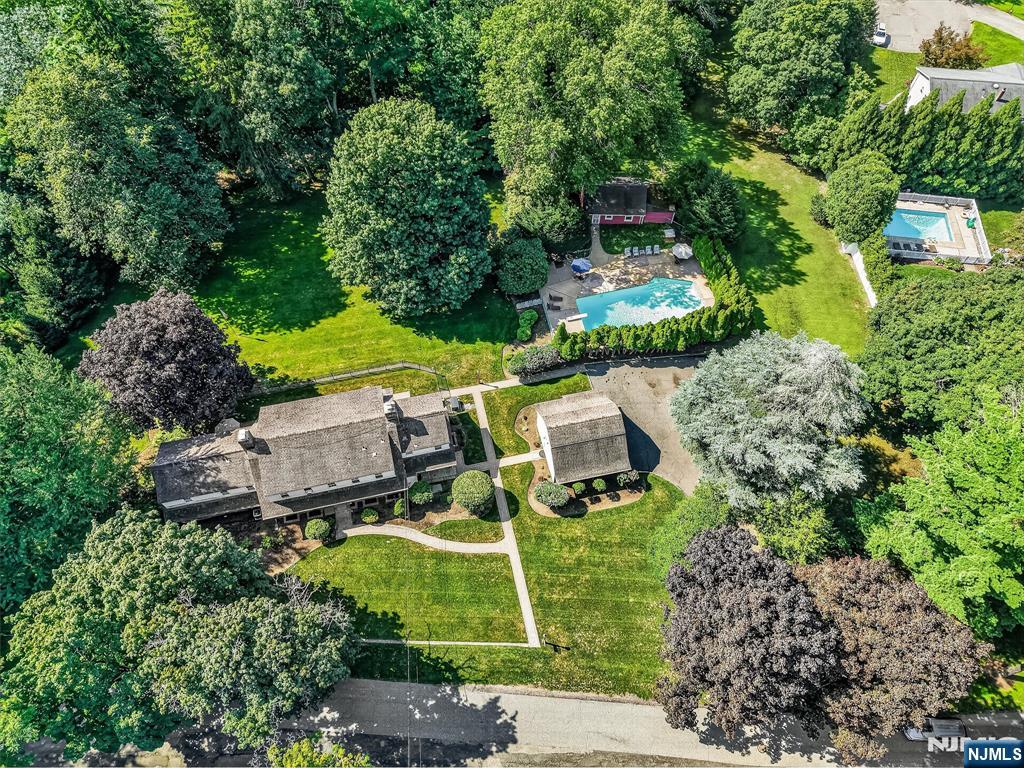 1 Carlyle Place