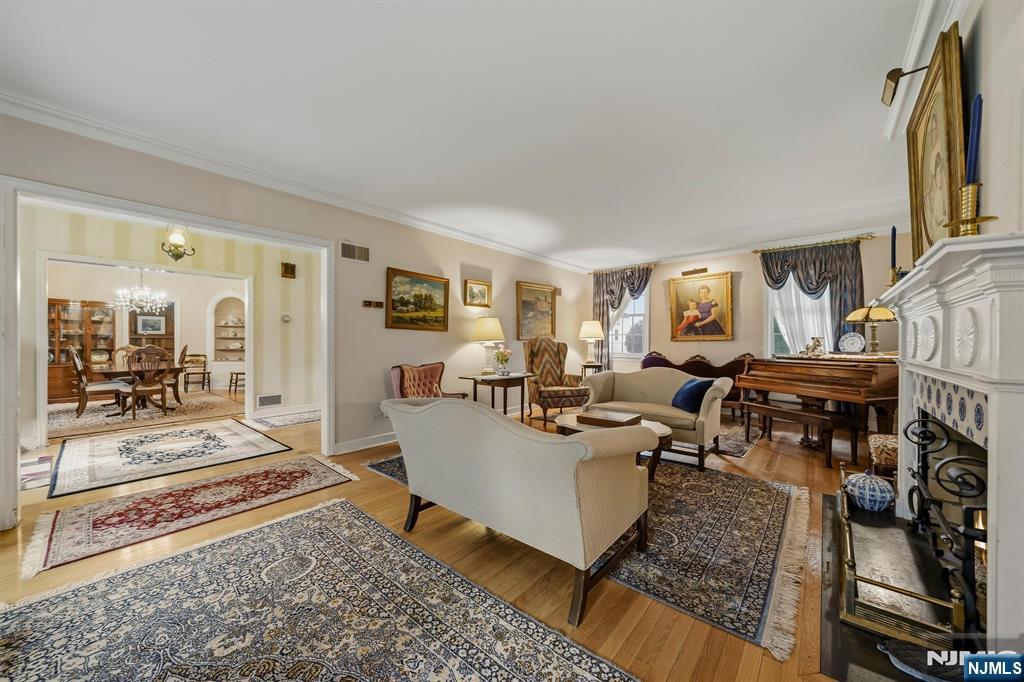 1 Carlyle Place