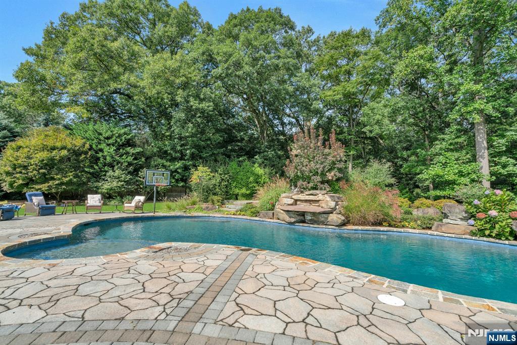 85 Vanderbeck Lane