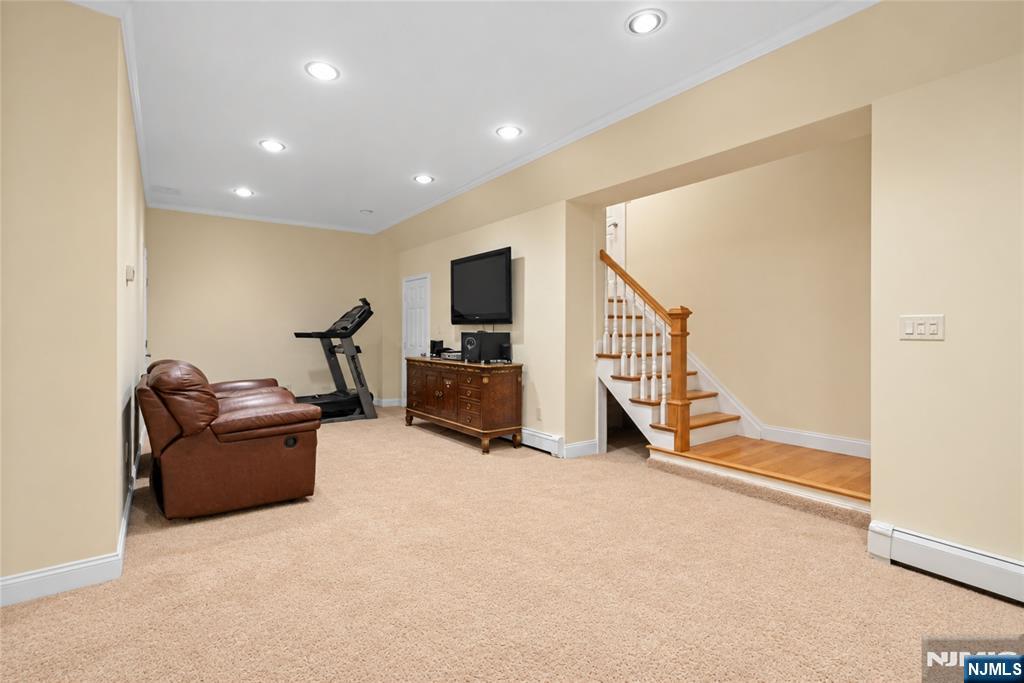 85 Vanderbeck Lane