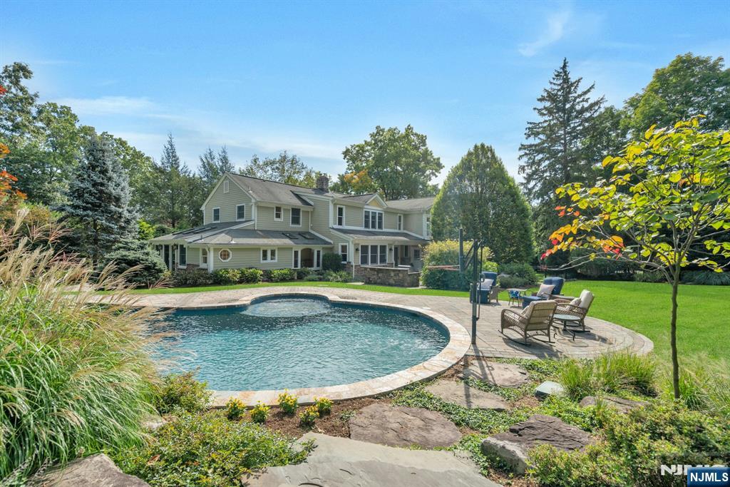 85 Vanderbeck Lane