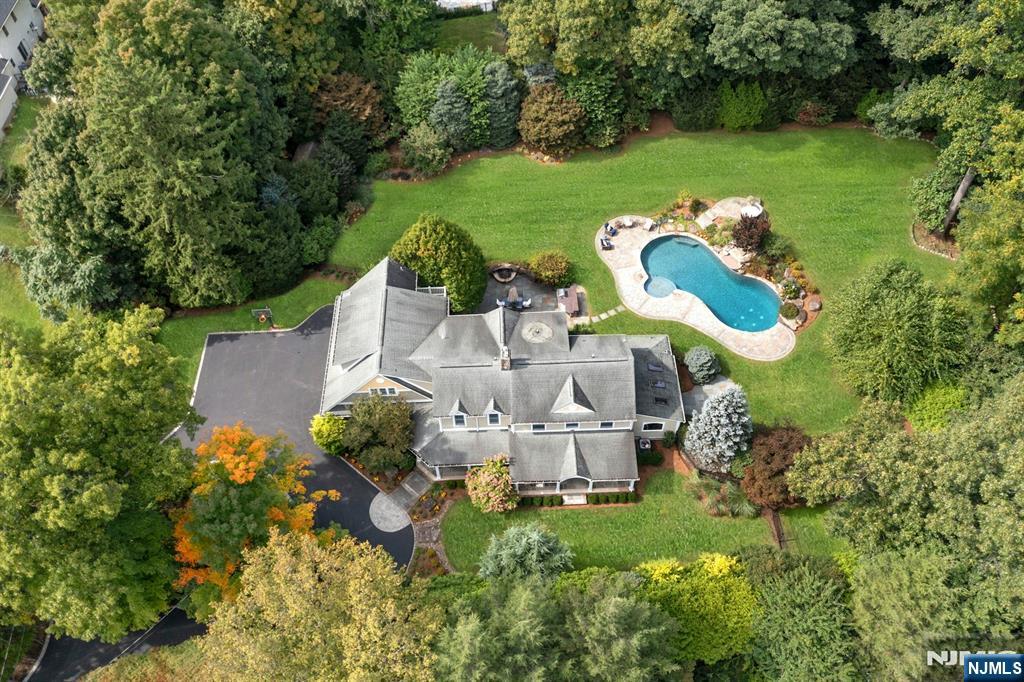 85 Vanderbeck Lane