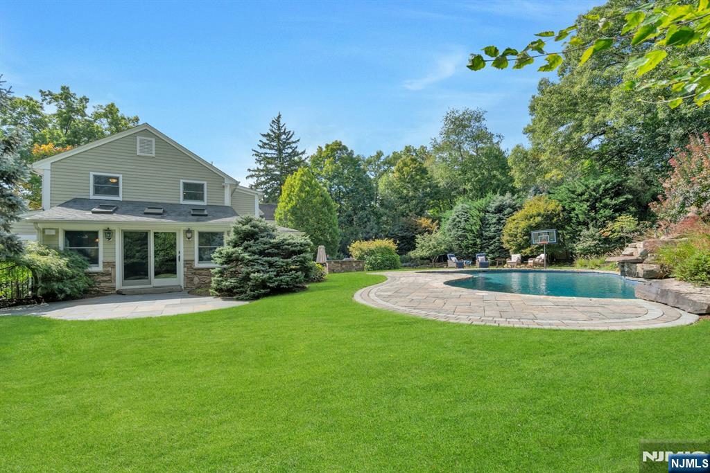 85 Vanderbeck Lane
