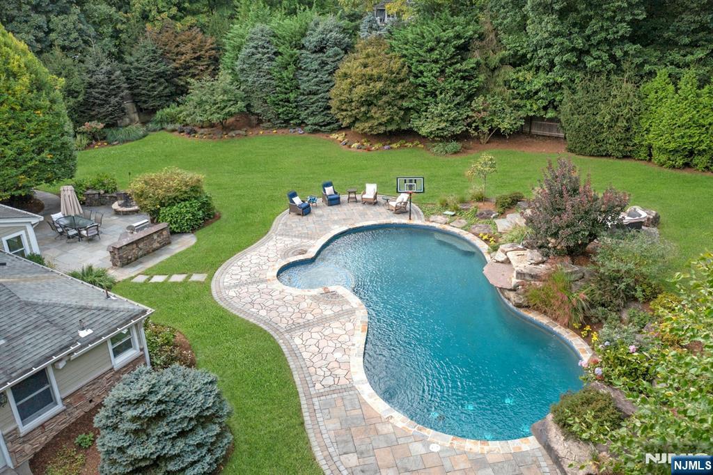 85 Vanderbeck Lane