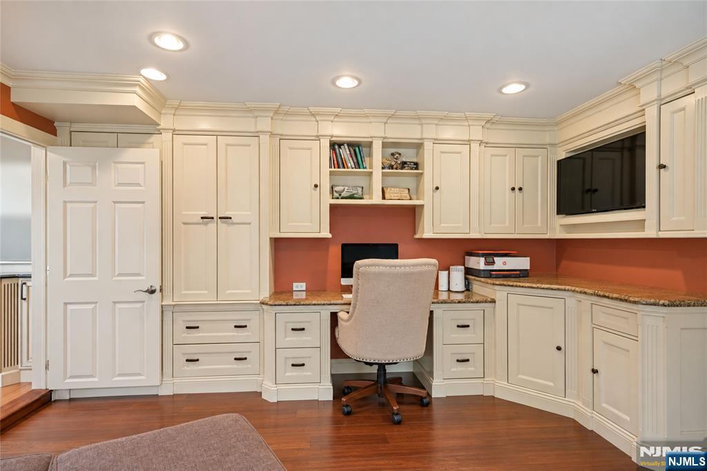 85 Vanderbeck Lane