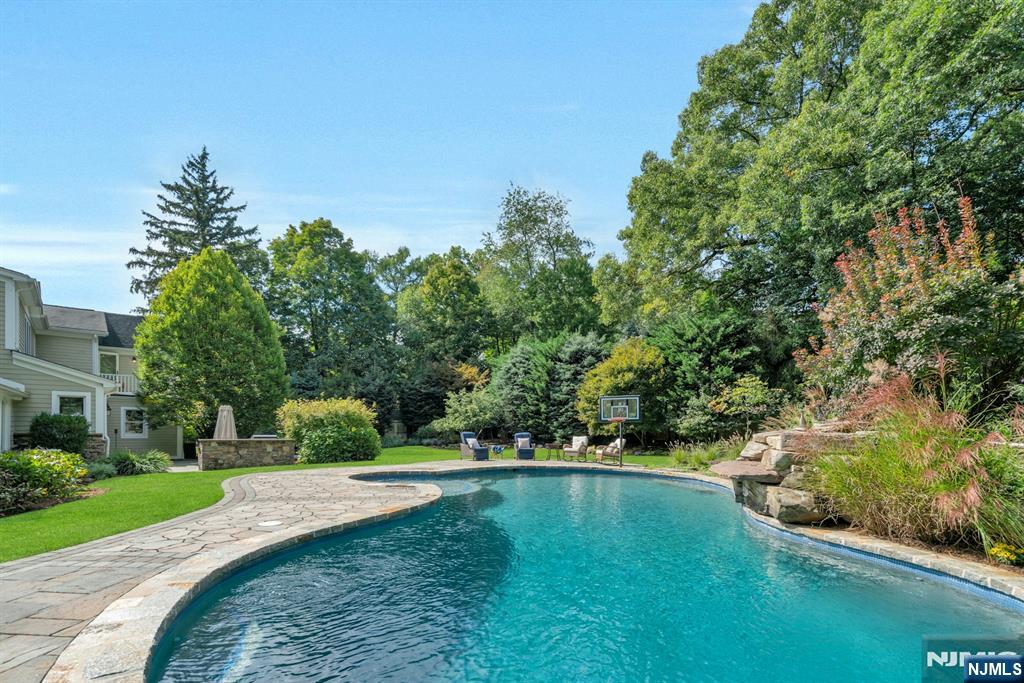 85 Vanderbeck Lane