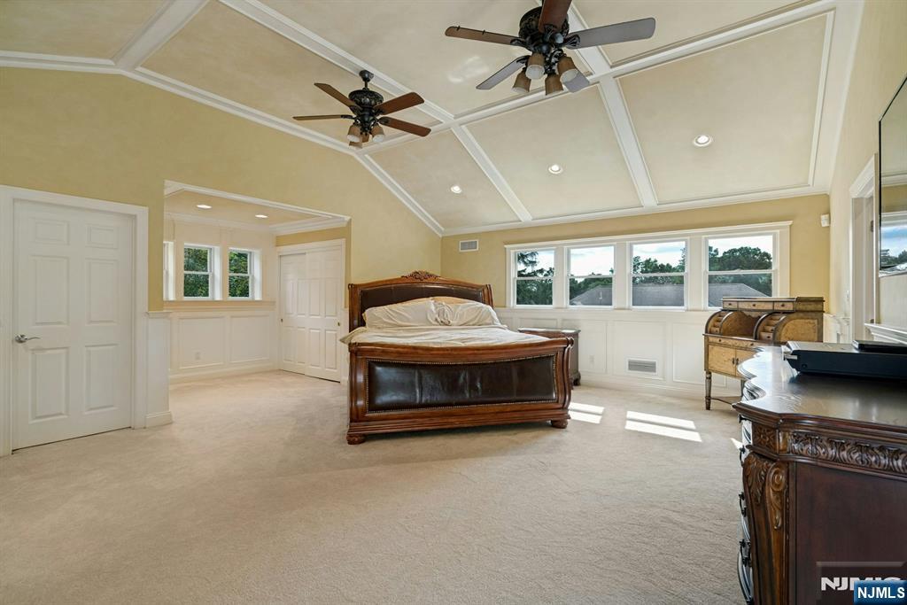 85 Vanderbeck Lane