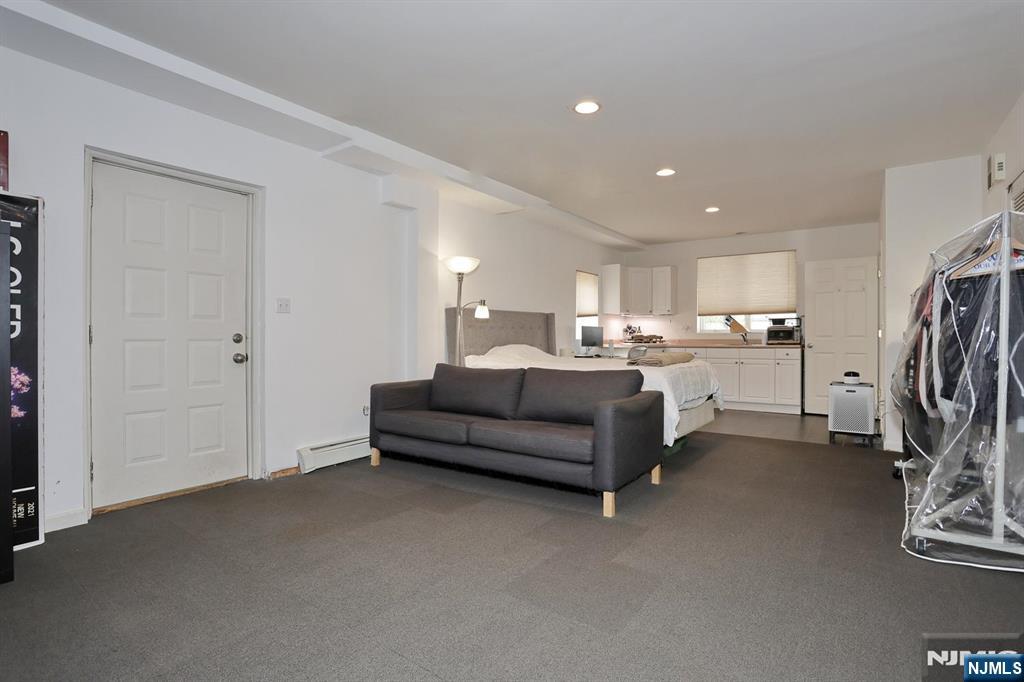 27 Lawton Avenue C0027