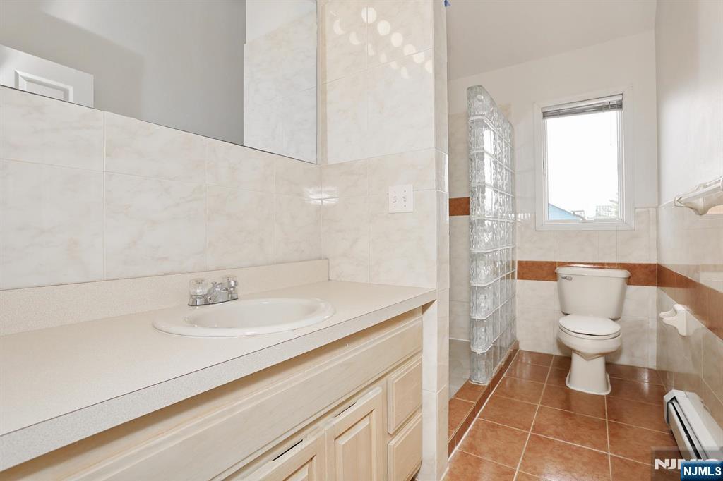 27 Lawton Avenue C0027