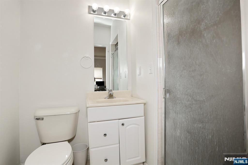 27 Lawton Avenue C0027