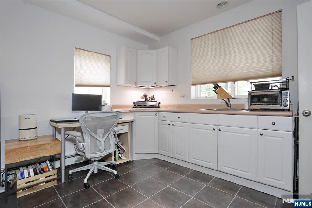 27 Lawton Avenue C0027