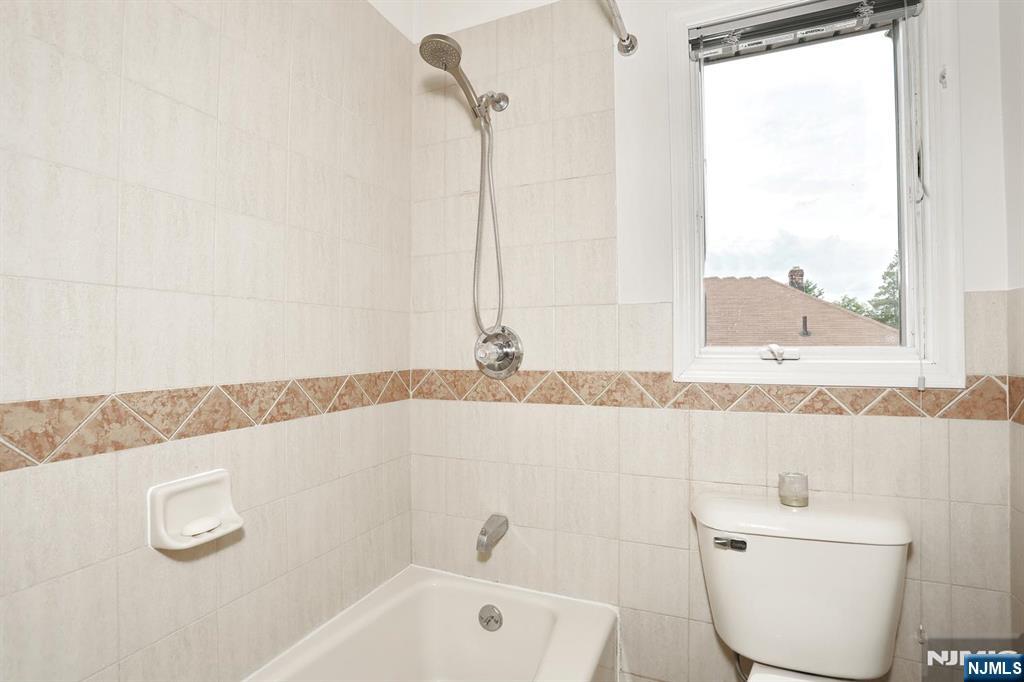 27 Lawton Avenue C0027
