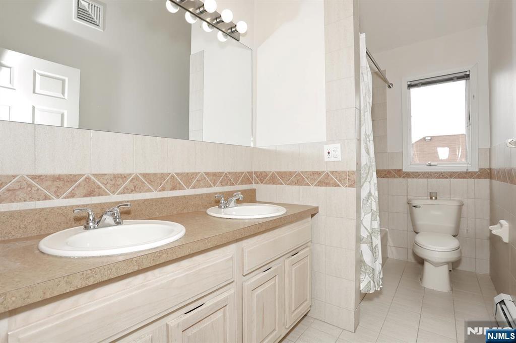 27 Lawton Avenue C0027