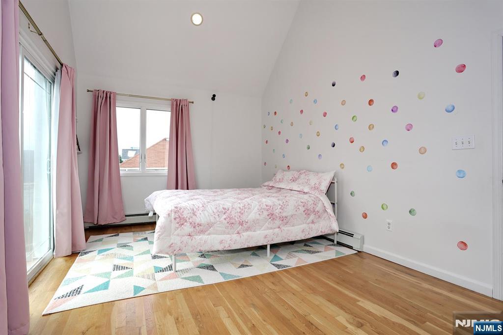27 Lawton Avenue C0027