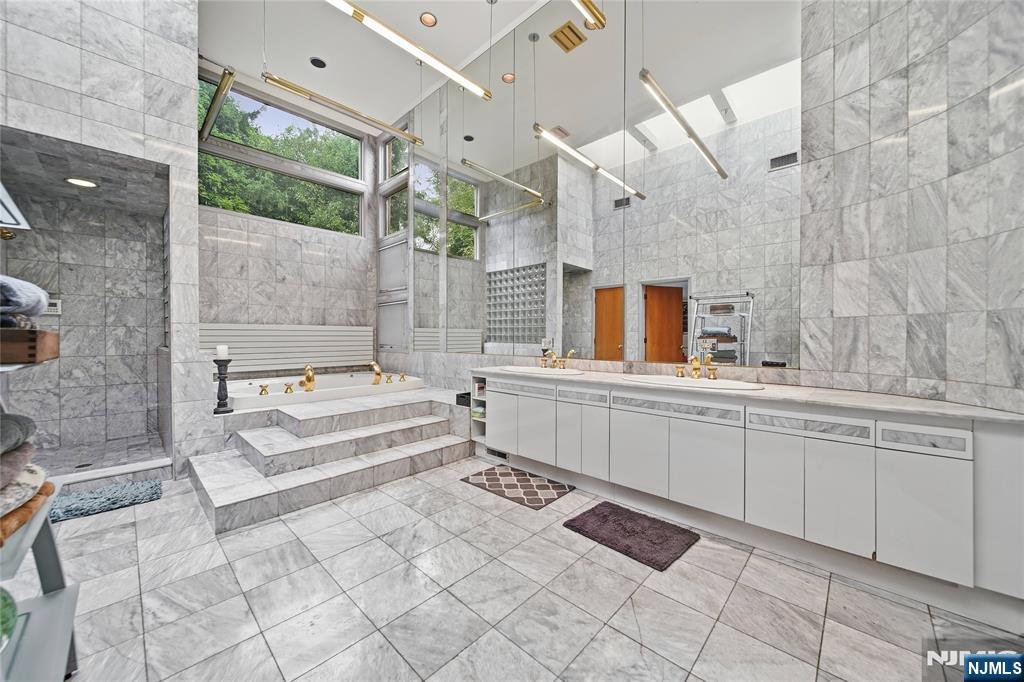 299 Forest Road