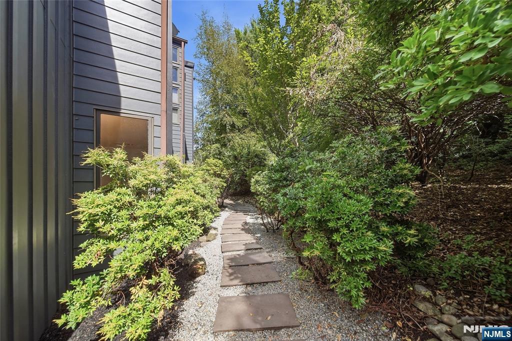 299 Forest Road