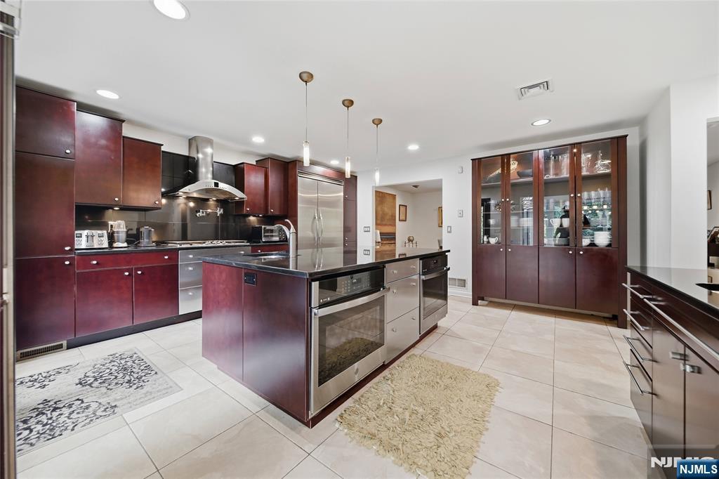 299 Forest Road
