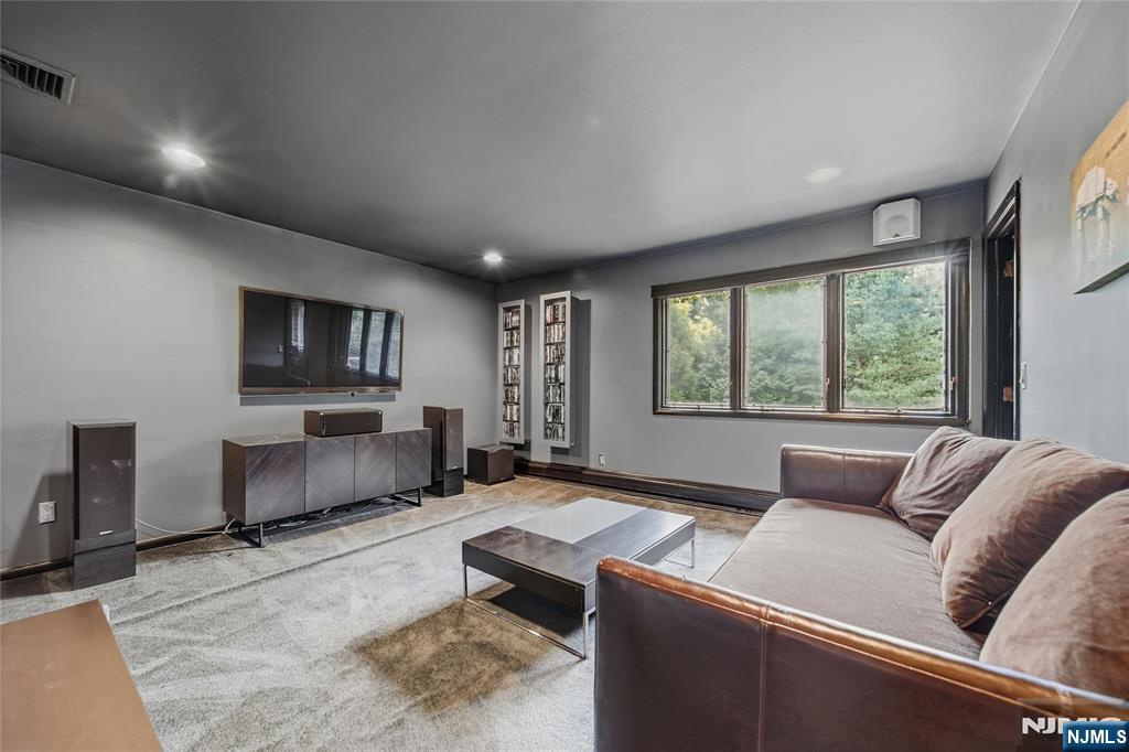 299 Forest Road